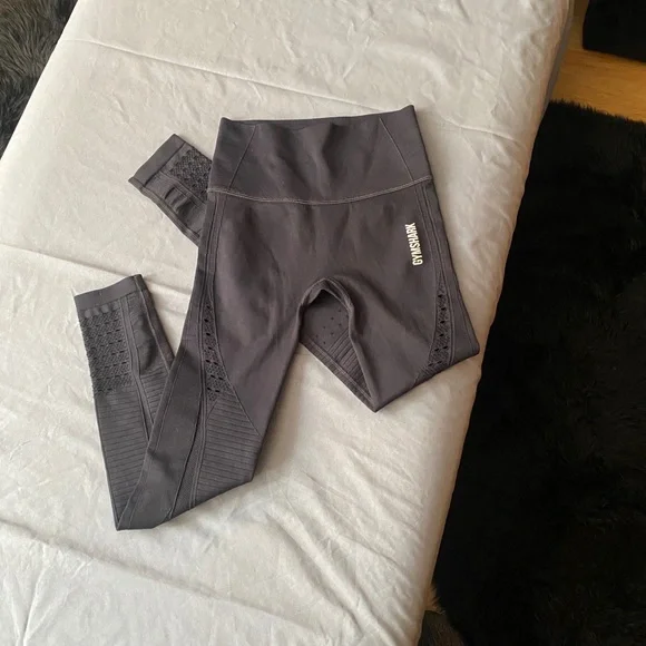 Gymshark black energy seamless butt lift perforated leggings size XS - Picture 6 of 6